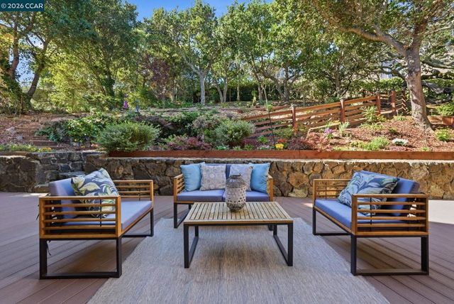 8 Millbrae Cir, Millbrae, CA 94030