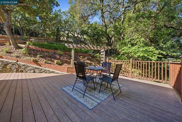 8 Millbrae Cir, Millbrae, CA 94030