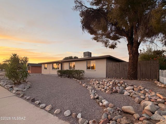 6815 E Mary Drive, Tucson, AZ 85730