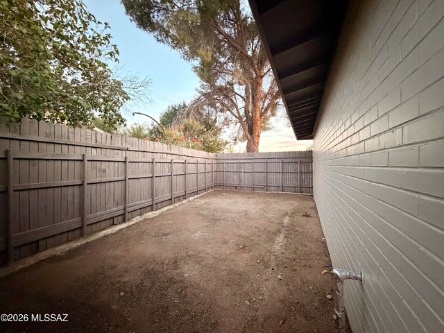 6815 E Mary Drive, Tucson, AZ 85730
