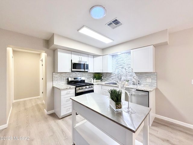6815 E Mary Drive, Tucson, AZ 85730