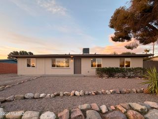 6815 E Mary Drive, Tucson, AZ 85730