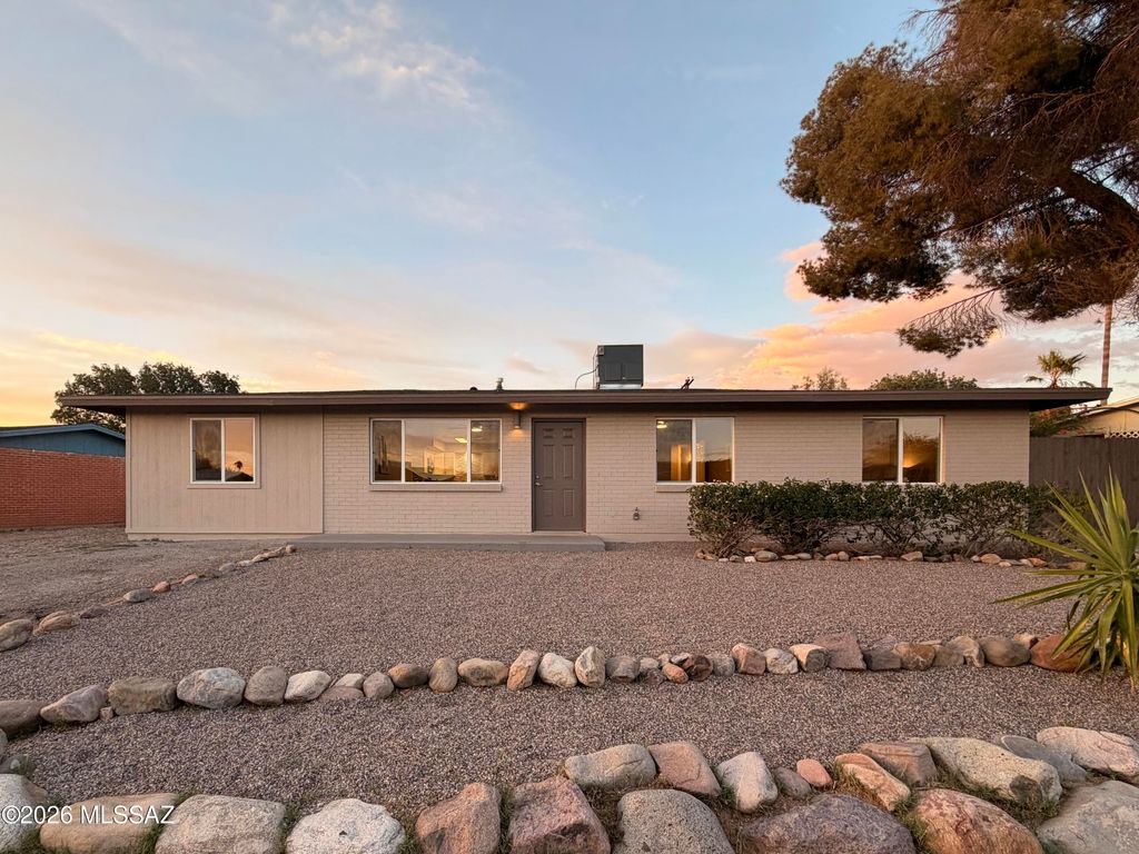 6815 E Mary Drive, Tucson, AZ 85730