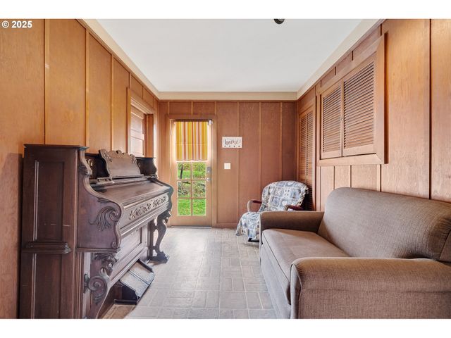 42280 Nw BANKS Rd, Banks, OR 97106