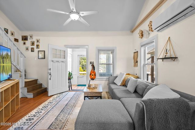 89 Washington Avenue, Highlands, NJ 07732