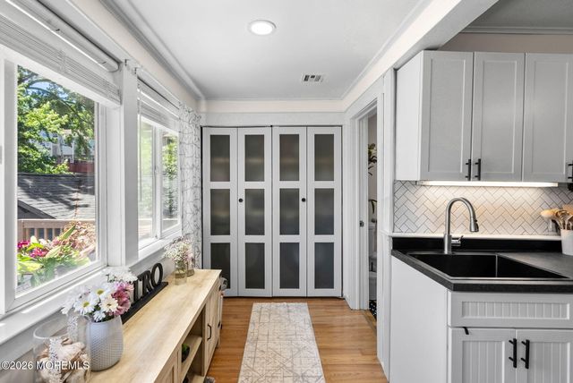 89 Washington Avenue, Highlands, NJ 07732