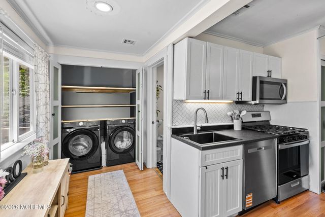 89 Washington Avenue, Highlands, NJ 07732