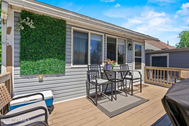 89 Washington Avenue, Highlands, NJ 07732