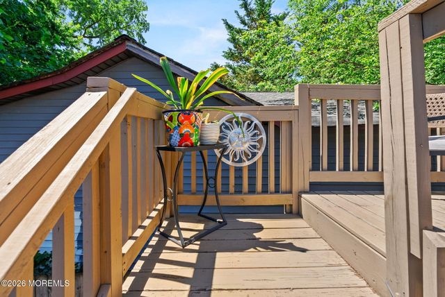 89 Washington Avenue, Highlands, NJ 07732