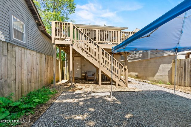 89 Washington Avenue, Highlands, NJ 07732
