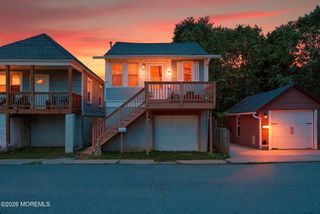 89 Washington Avenue, Highlands, NJ 07732