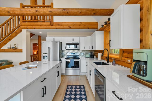 153 Chetan Way, Lake Lure, NC 28746