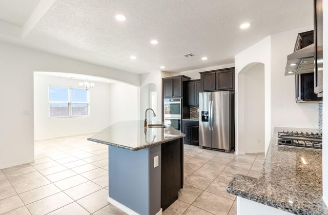 3888 Kodiak Road NE, Rio Rancho, NM 87144