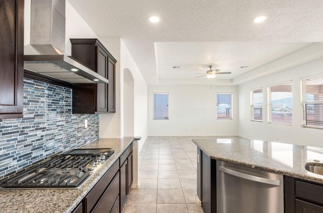 3888 Kodiak Road NE, Rio Rancho, NM 87144