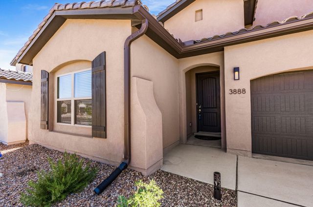 3888 Kodiak Road NE, Rio Rancho, NM 87144
