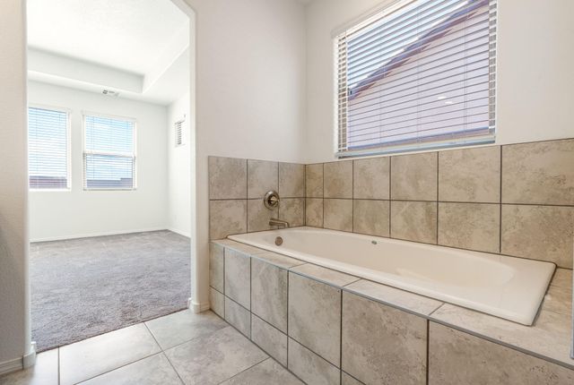 3888 Kodiak Road NE, Rio Rancho, NM 87144