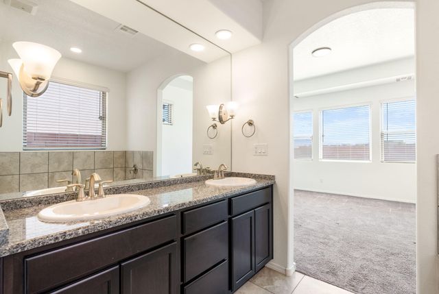 3888 Kodiak Road NE, Rio Rancho, NM 87144