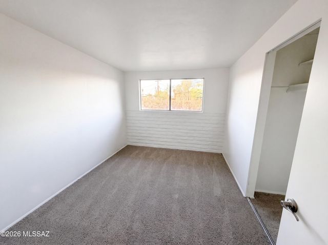 8421 E Balfour Drive, Tucson, AZ 85710