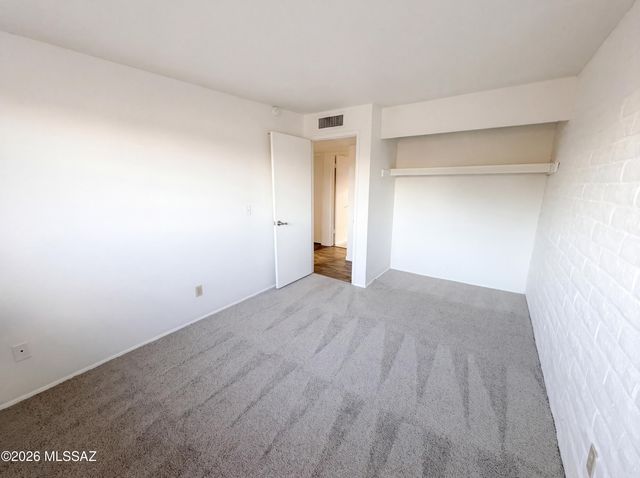 8421 E Balfour Drive, Tucson, AZ 85710