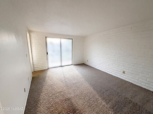 8421 E Balfour Drive, Tucson, AZ 85710