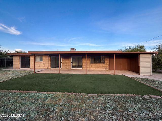 8421 E Balfour Drive, Tucson, AZ 85710