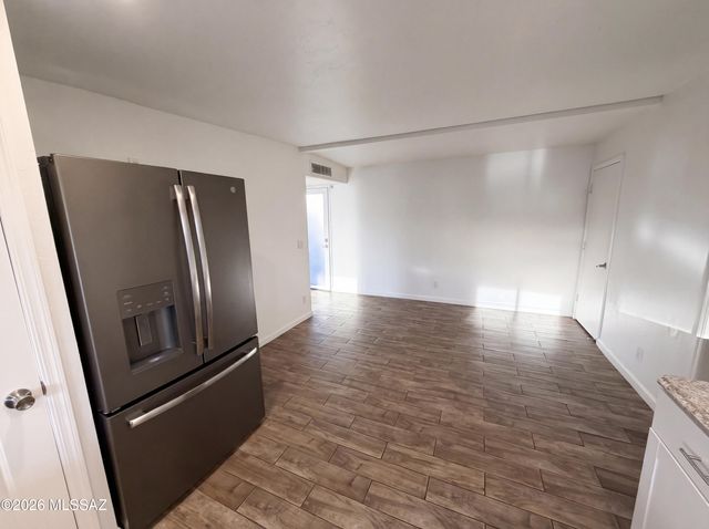 8421 E Balfour Drive, Tucson, AZ 85710