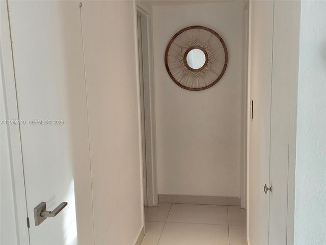 3375 N Country Club Dr 103, Aventura, FL 33180