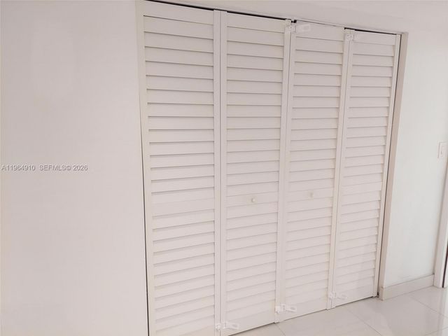 3375 N Country Club Dr 103, Aventura, FL 33180