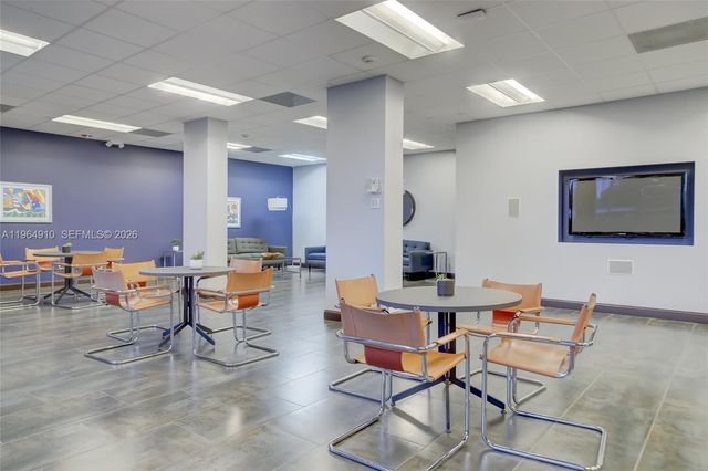 3375 N Country Club Dr 103, Aventura, FL 33180