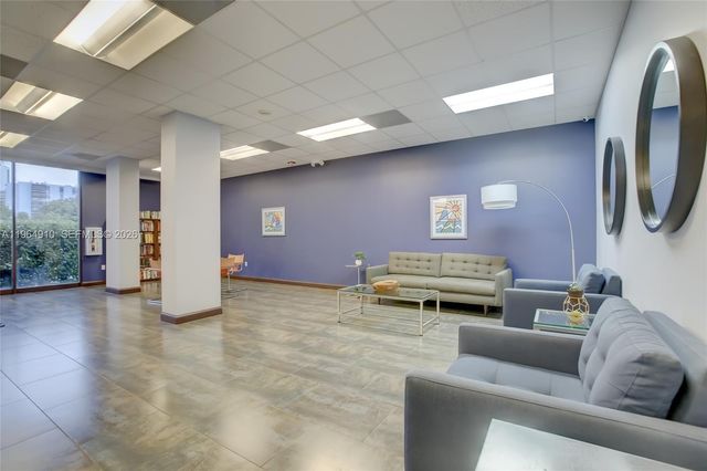 3375 N Country Club Dr 103, Aventura, FL 33180