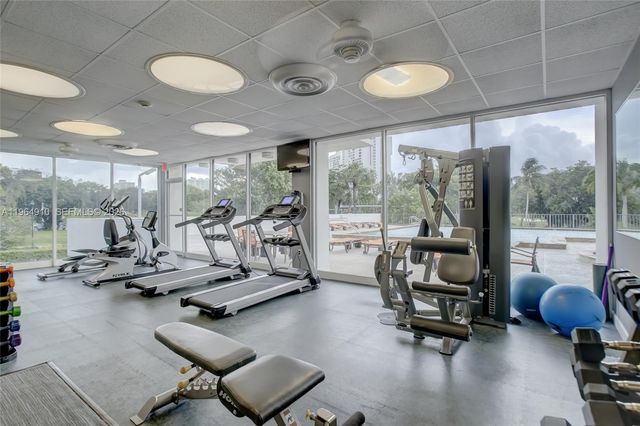 3375 N Country Club Dr 103, Aventura, FL 33180