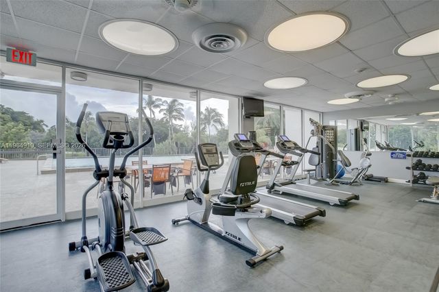 3375 N Country Club Dr 103, Aventura, FL 33180