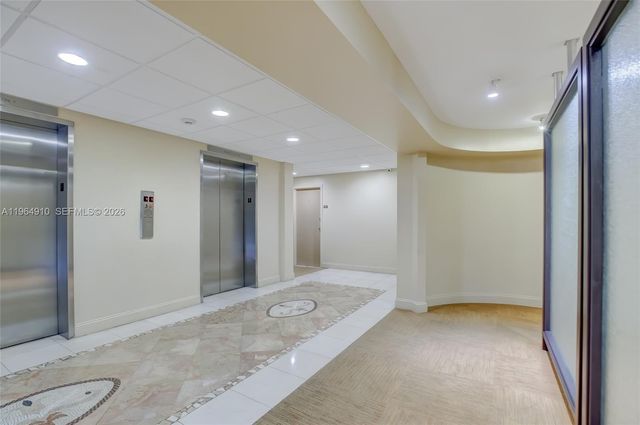 3375 N Country Club Dr 103, Aventura, FL 33180