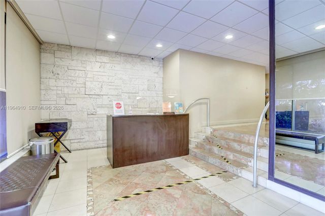 3375 N Country Club Dr 103, Aventura, FL 33180