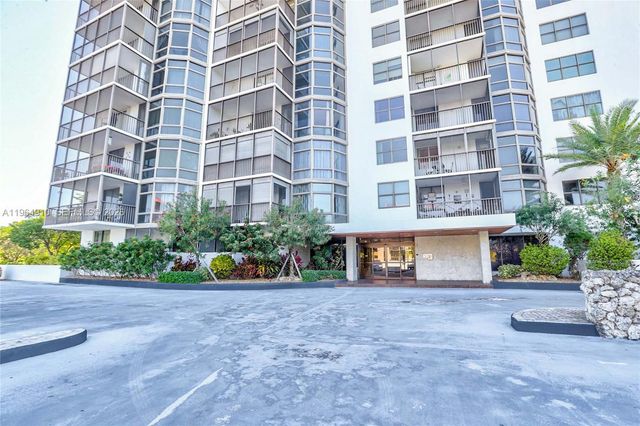 3375 N Country Club Dr 103, Aventura, FL 33180