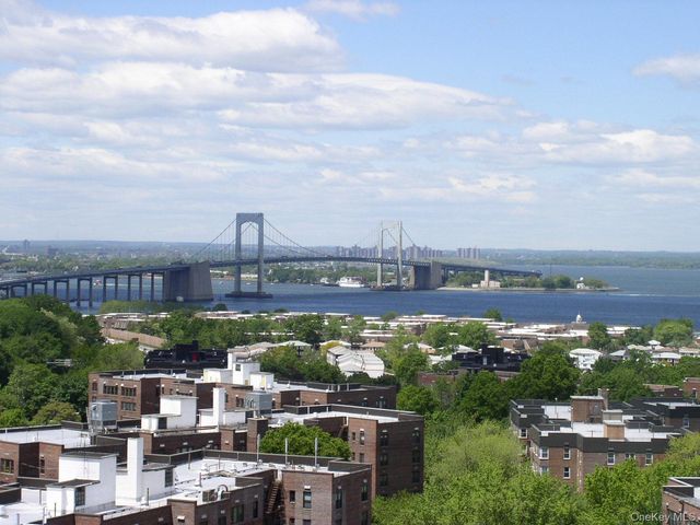 2 Bay Club PH-C, Bayside, NY 11360