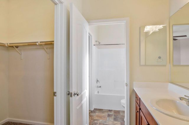 935 Mono St, Manteca, CA 95337