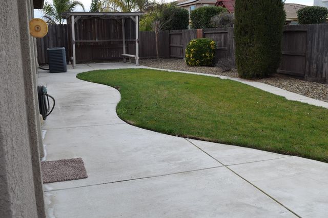 935 Mono St, Manteca, CA 95337