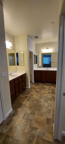 935 Mono St, Manteca, CA 95337