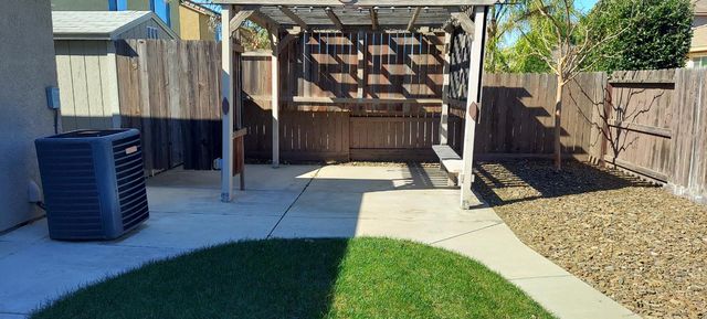 935 Mono St, Manteca, CA 95337