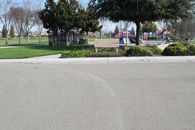 935 Mono St, Manteca, CA 95337