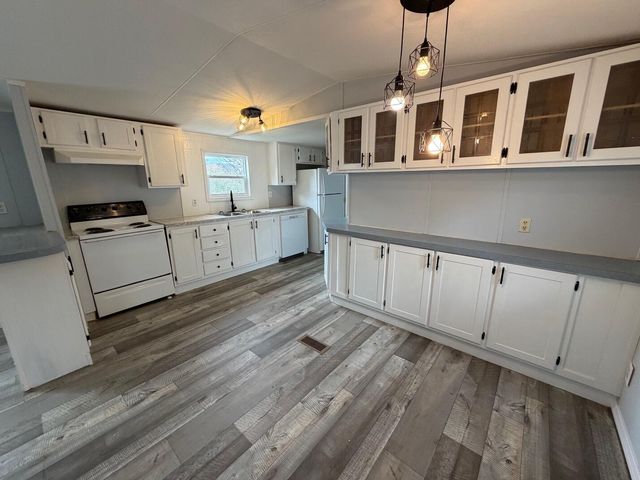 37 Burnett Street, Williamsburg, KY 40769