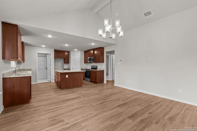 117 Sylas Hayes Loop, Pleasanton, TX 78064
