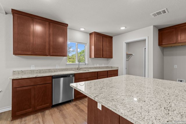 117 Sylas Hayes Loop, Pleasanton, TX 78064