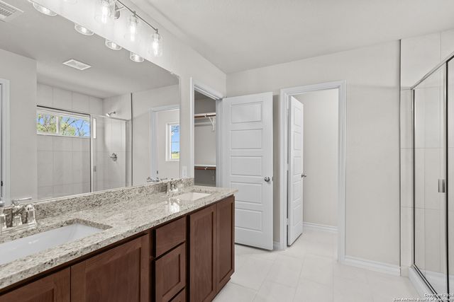 117 Sylas Hayes Loop, Pleasanton, TX 78064