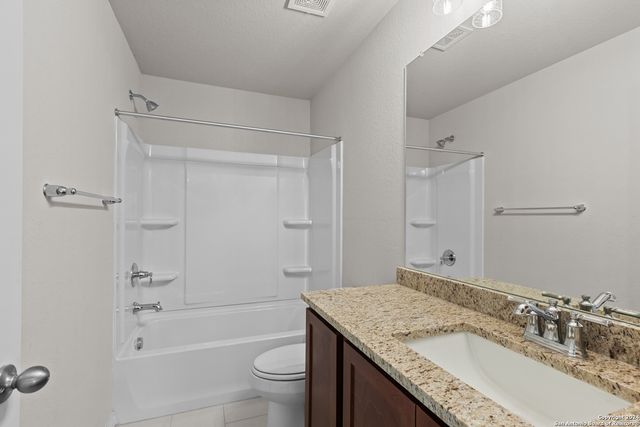 117 Sylas Hayes Loop, Pleasanton, TX 78064