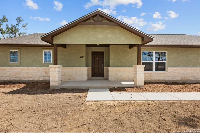 117 Sylas Hayes Loop, Pleasanton, TX 78064