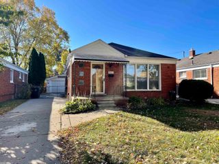 20844 Frazho Drive, Saint Clair Shores, MI 48081
