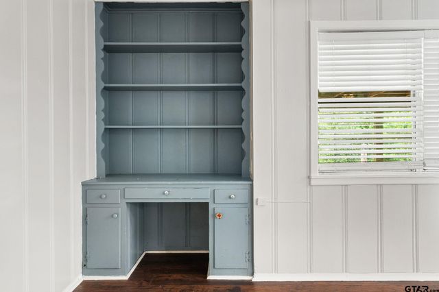 2811 Rollingwood Drive, Tyler, TX 75701