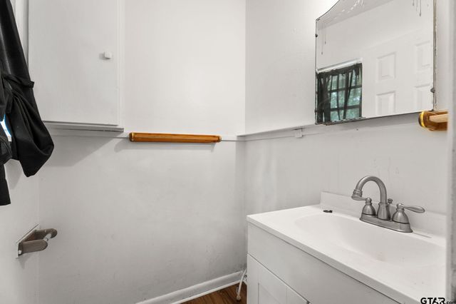 2811 Rollingwood Drive, Tyler, TX 75701